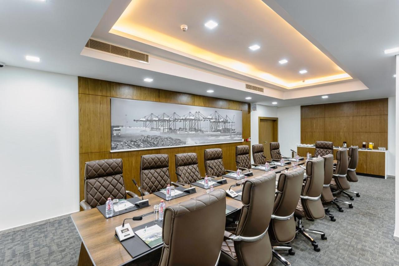 Alisa Hotel Тема Экстерьер фото