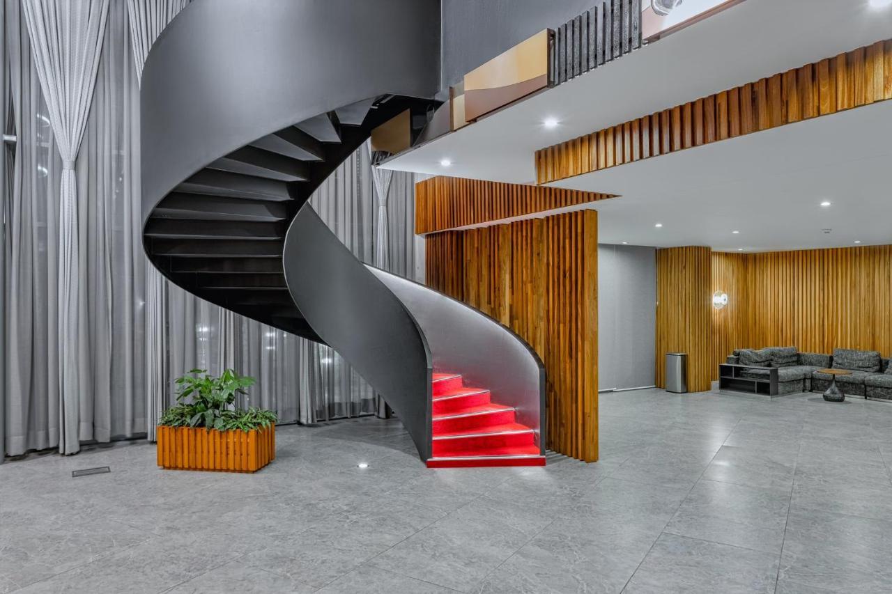 Alisa Hotel Тема Экстерьер фото